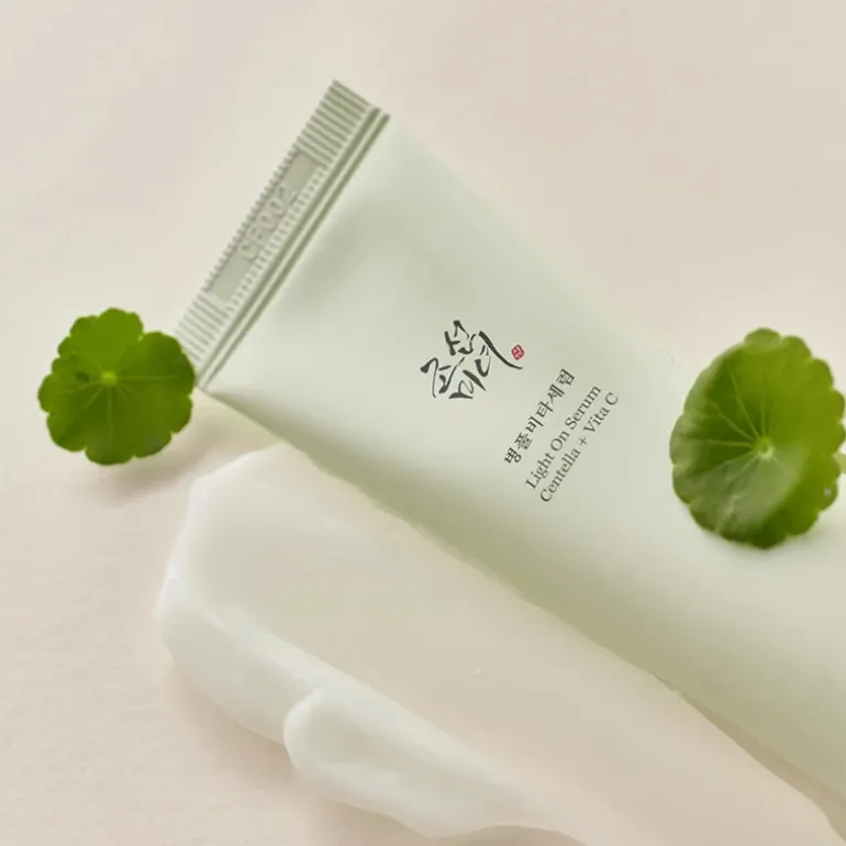 Light On Serum Centella + Vita C